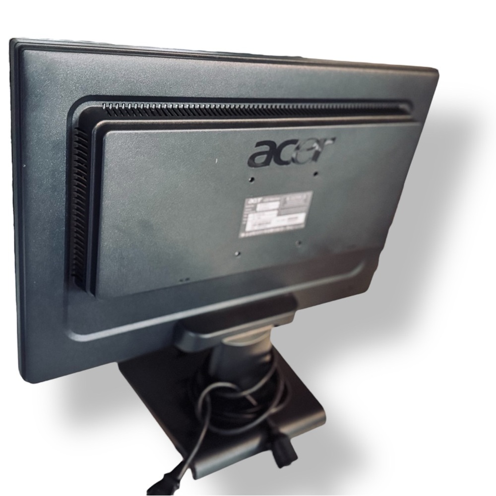 ACER 19” Widescreen Black External Computer Monitor AL1916W + VGA Cable - Picture 6 of 16